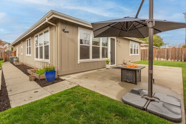 Building Photo - Modern Elegance in the Heart of North Napa