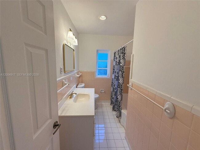 Building Photo - 3030 SW 57th Ave