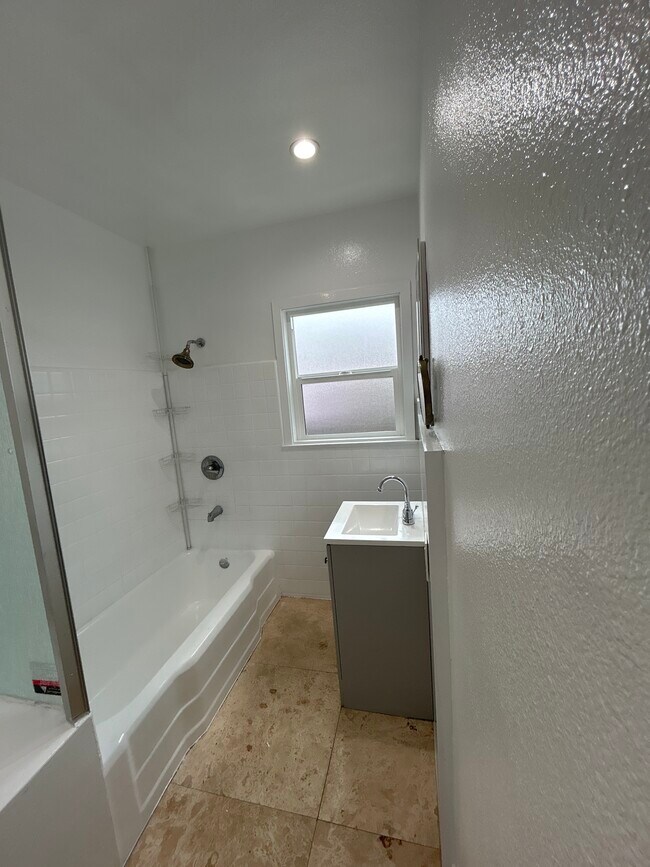 Bathroom - 5510 York Blvd