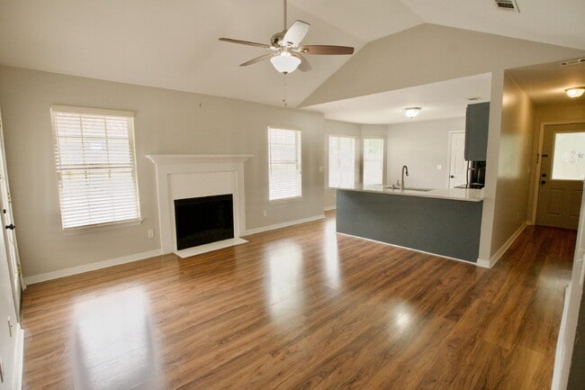 Building Photo - 1911 Summer Hills Ln