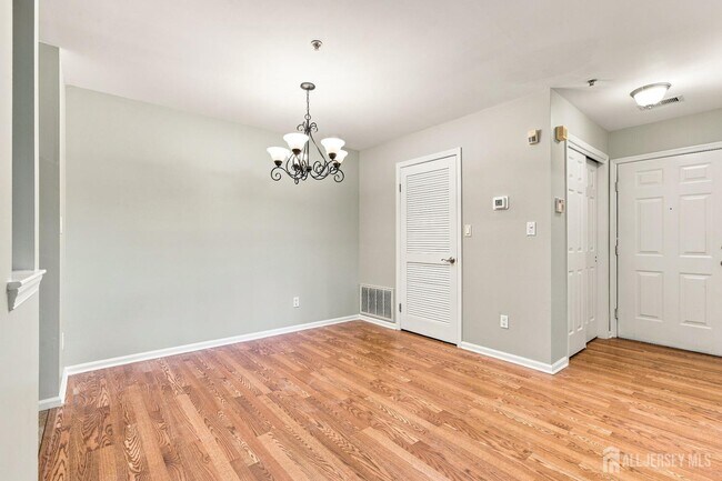 Building Photo - 1634 Waterford Dr
