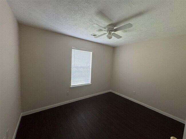Building Photo - 16310 Long Valley Ct