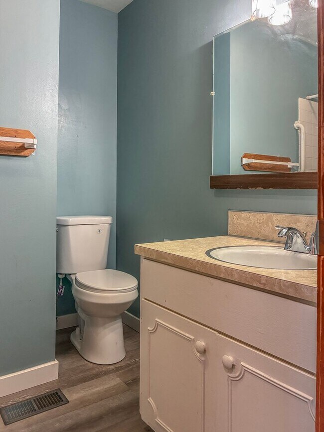 Building Photo - Beaverton Home Available ! Inquire today for a tour !