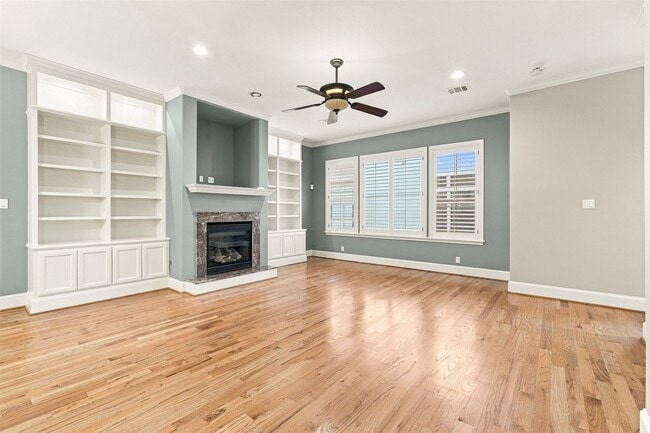 Building Photo - 1714 Ovid St