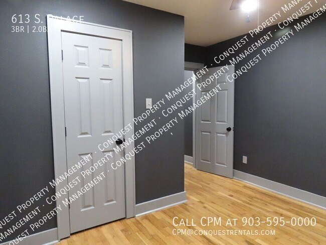 Building Photo - 613 S. Palace-