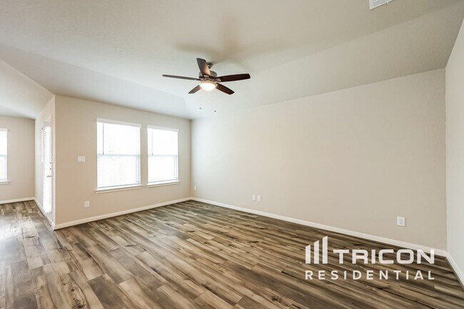 Building Photo - 13626 Paxton Blvd