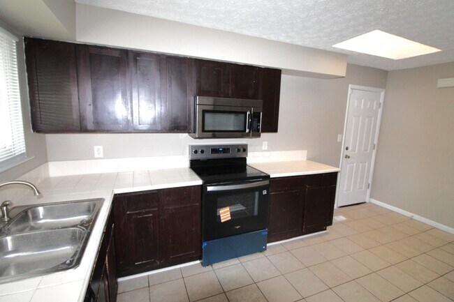 Building Photo - 2514 Lipton Rd