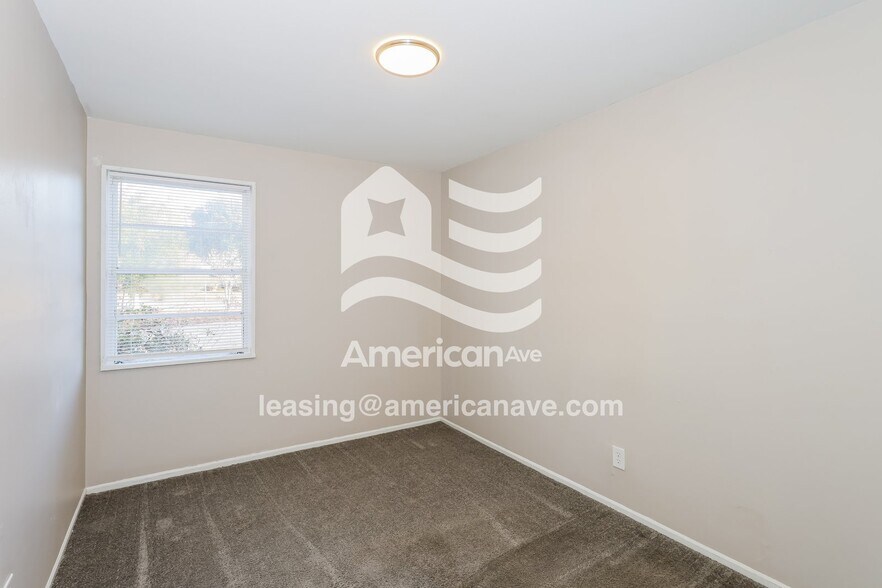 Building Photo - 693 Aldrich St NE