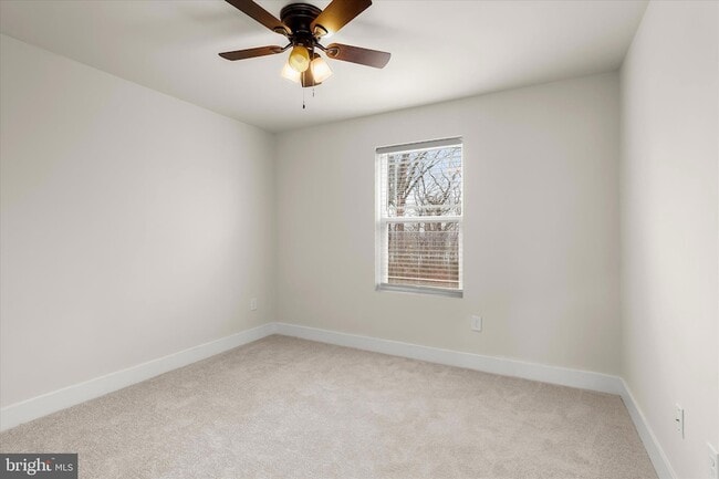 Building Photo - 304 Sweetbay Rd