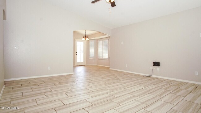 Building Photo - 14816 Tierra Haven Ave