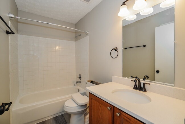 Building Photo - 742 Bouvier Ct