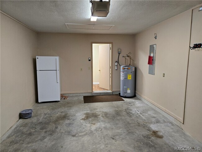 Building Photo - 79 Chinaberry Cir