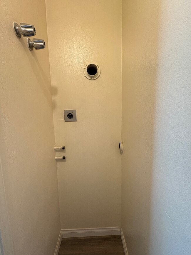 Building Photo - 5874 Bowcroft St