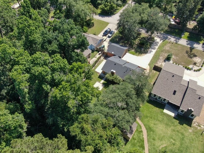 Building Photo - 25747 Timber Lakes Dr