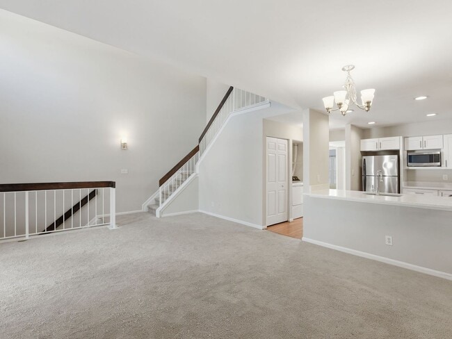 Building Photo - Perfectly situated in the highly sought-after Ponds of Centreville community!