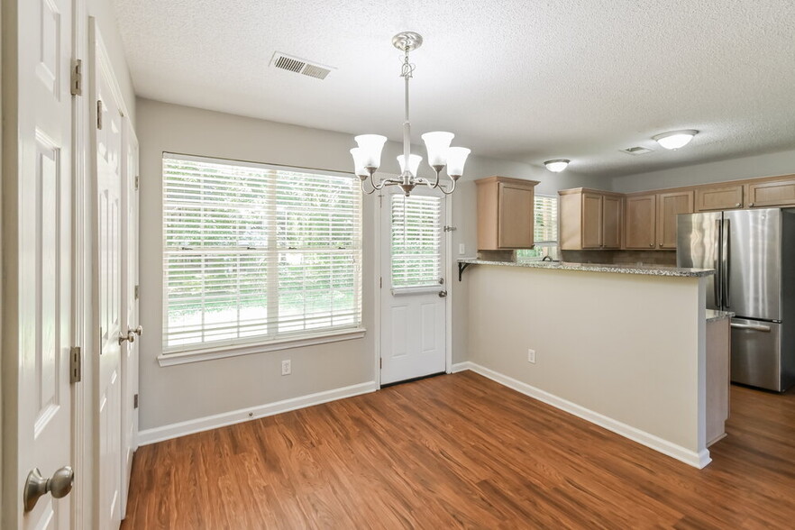 Building Photo - 9296 Brooks Cove