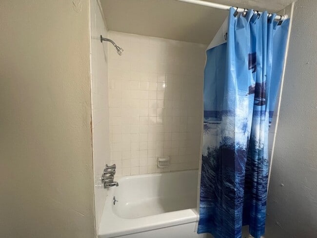 Building Photo - All Bills Paid/ Fully Furnished