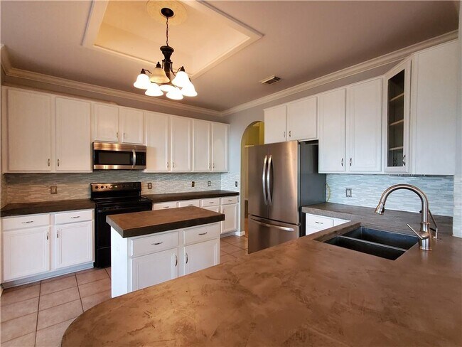 Building Photo - 10400 W Cave Loop