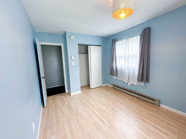 Building Photo - 200 Oakley Dr