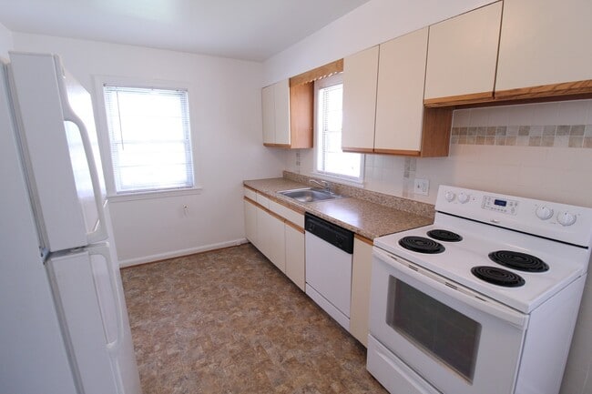 Building Photo - 2 Bedroom 1 Bath Duplex In The Waldo Area