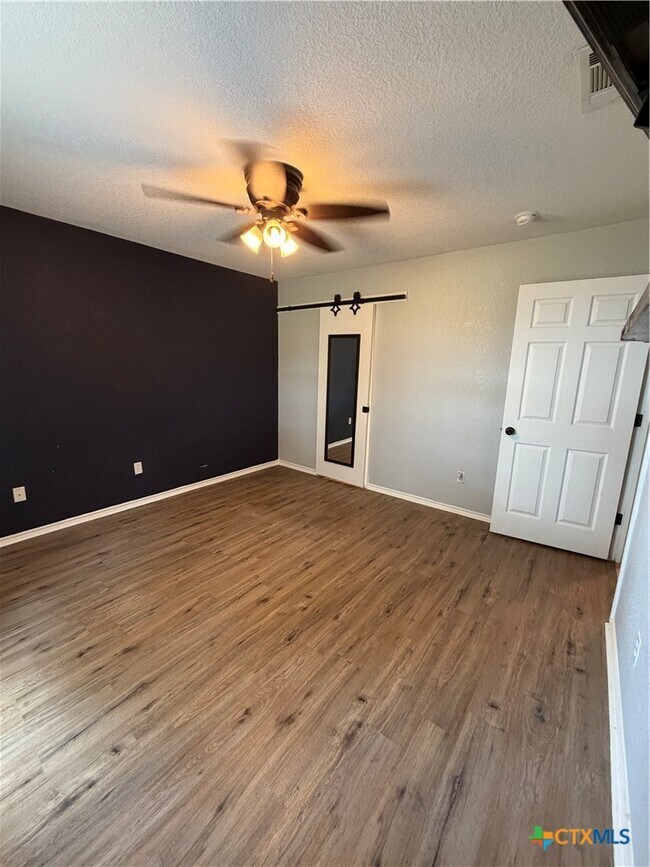 Building Photo - 484 Cordova Loop
