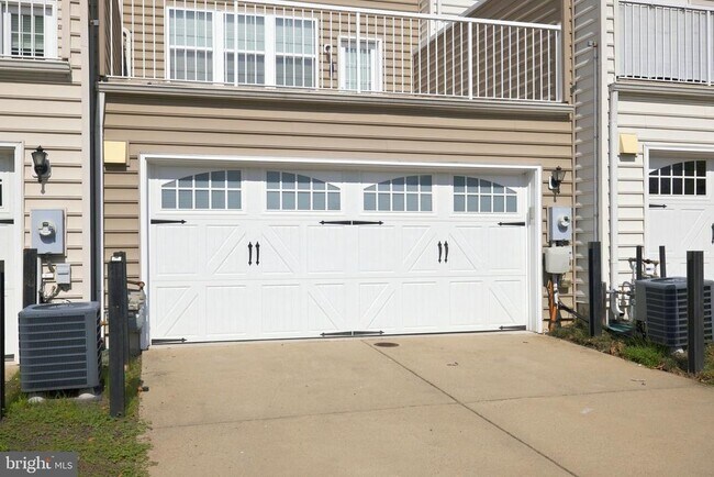 Building Photo - 25678 Pleasant Valley Rd