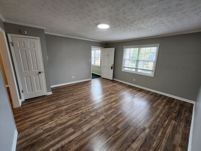 Building Photo - 365 Winding River Dr