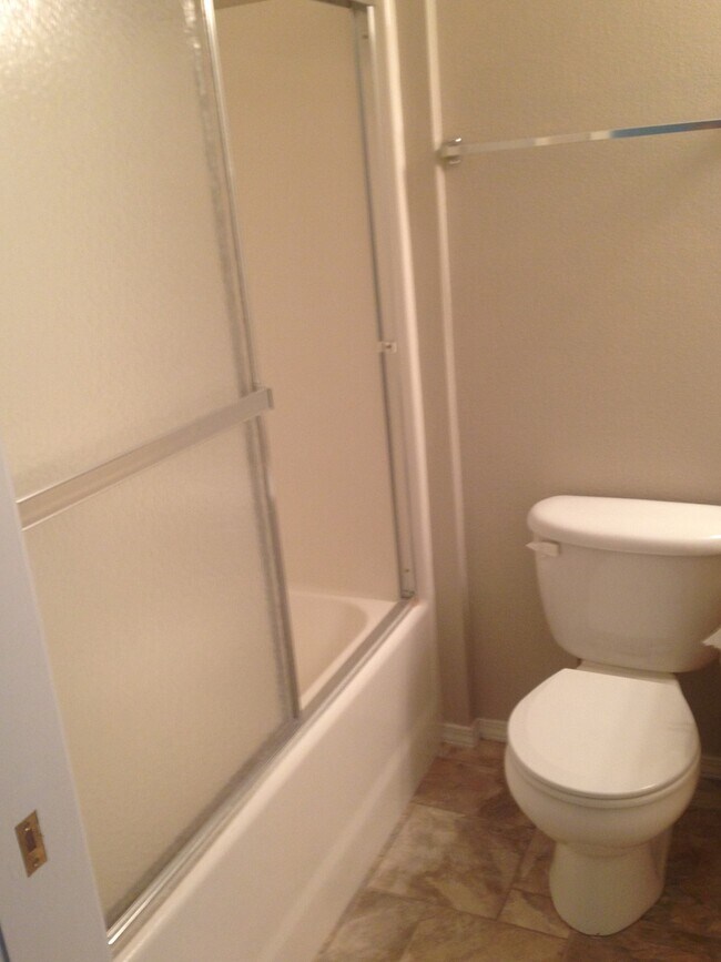 Building Photo - 121 N Avenger Ln