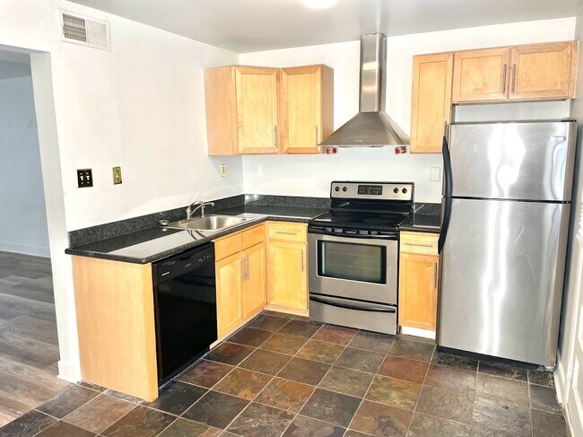 Building Photo - Highland Pointe