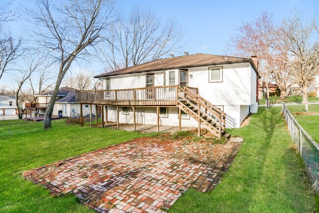 Building Photo - 6705 NW Hidden Valley Rd