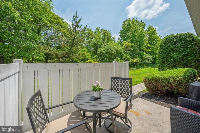 Building Photo - 1205 Delancey Way