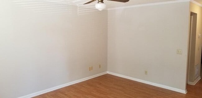 Building Photo - 18 Upton Ct Dr