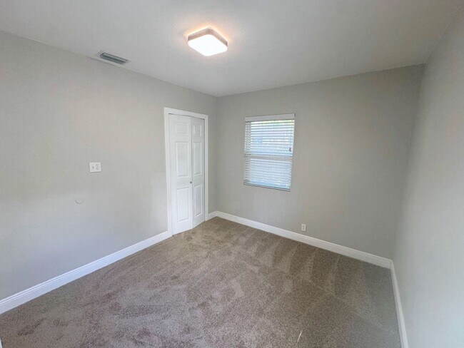 Building Photo - Spacious remodeled South Tampa 4BR/3BA hom...