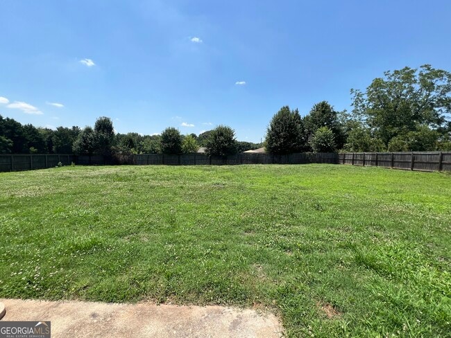 Building Photo - 1229 Clearwater Dr