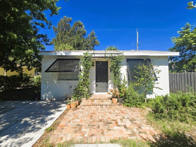 Building Photo - 1115 S M St