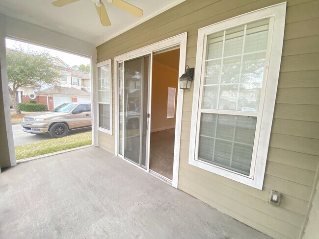 Building Photo - Spacious 3/3.5 Condo with Garage in Fleming Island