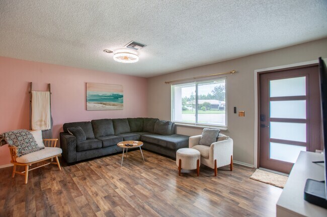 Building Photo - 1323 Torreya Cir