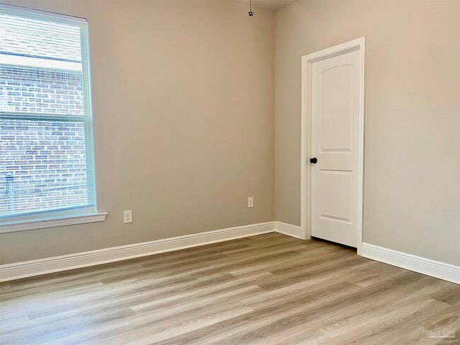 Building Photo - 831 Avellanas Dr