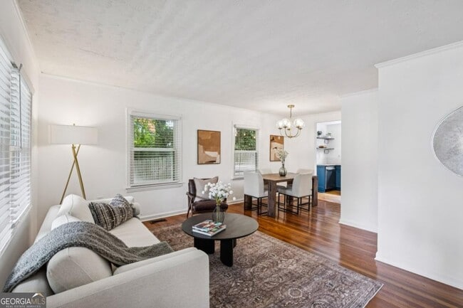 Building Photo - 1136 Gilbert St SE