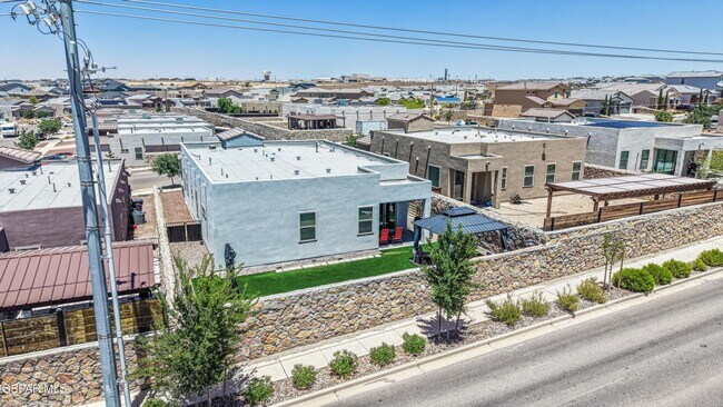 Building Photo - 12844 Haxby St