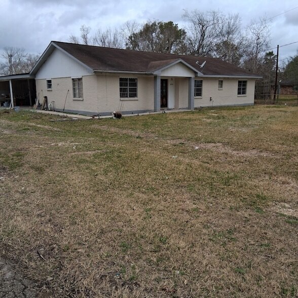 Building Photo - 16900 Wellborne Rd