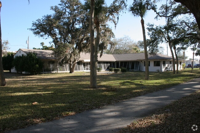 Building Photo - 500 W Venice Ave