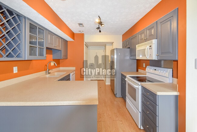 Building Photo - 7497 Charrington Ct