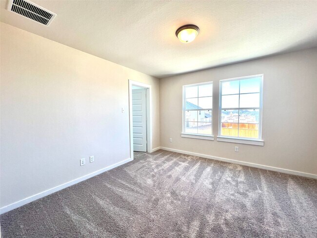 Building Photo - 7238 Clearwater Cv Dr
