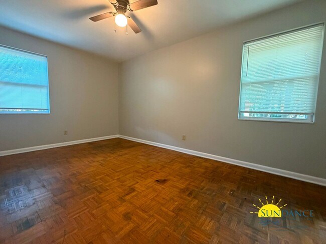 Building Photo - 210 Buck Dr NE