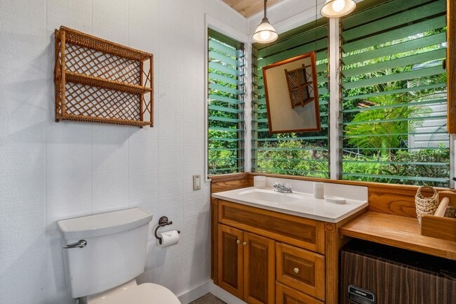 Building Photo - 76-886 Hualalai St