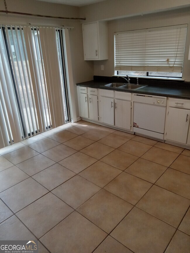 Building Photo - 9069 Sterling Ridge Ln