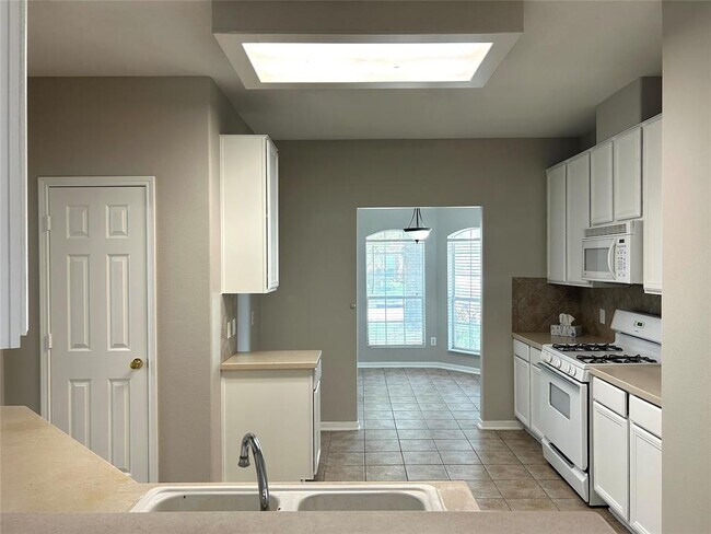 Building Photo - 18562 Carousel Creek Ct