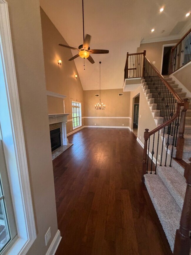 Building Photo - 266 Turnberry Circle