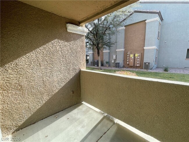 Building Photo - 555 E Silverado Ranch Blvd